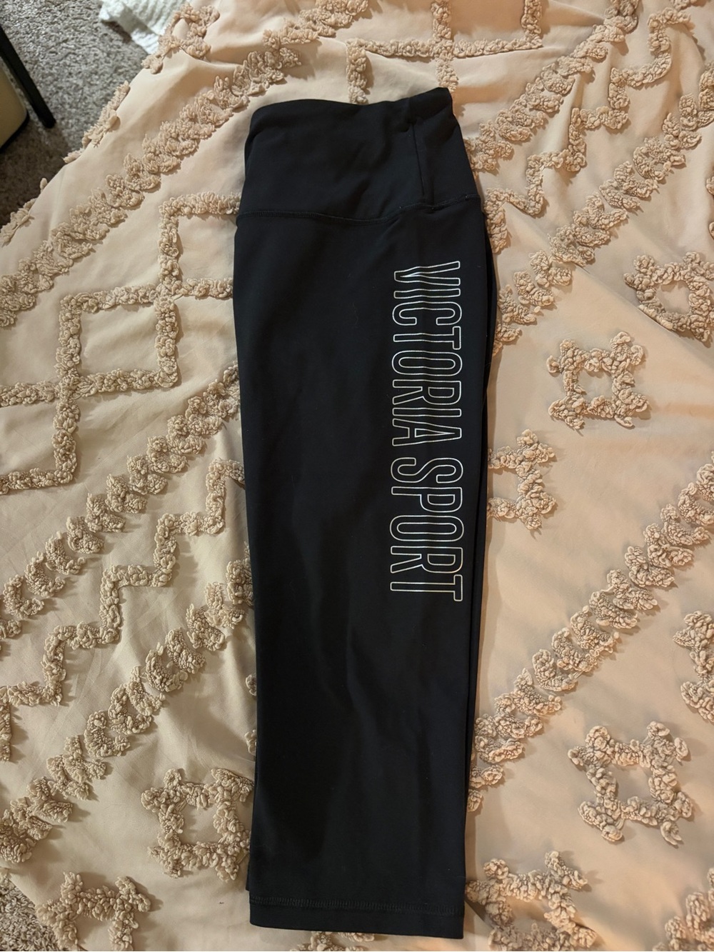 Victoria Sport Black Capri Leggings